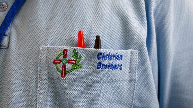 Tutti-fratelli-religiosi-congregazioni-incontro-2019-logo-Christian-Brothers.jpg