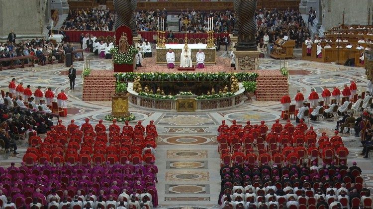 バチカンで開かれた公開枢機卿会議での新枢機卿叙任式　2019年10月5日