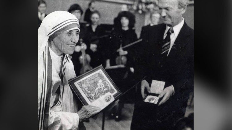  Madre Teresa di Calcutta riceveva il premio Nobel 40 anni fa