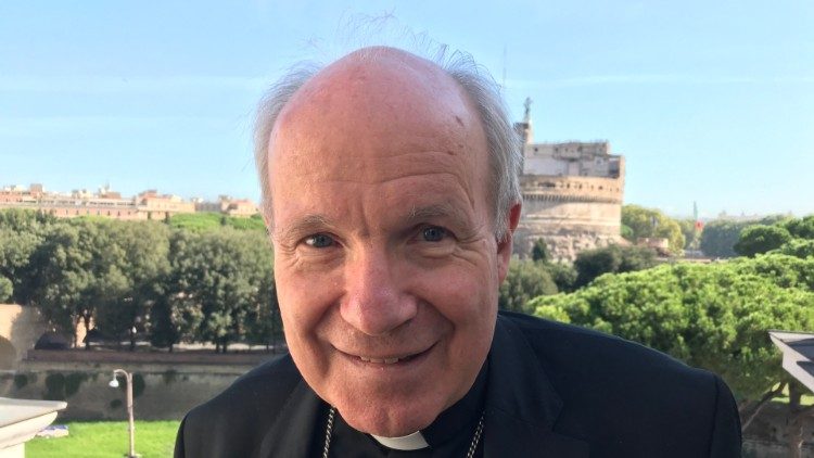 Kardinal Schönborn, hier zu Besuch bei Radio Vatikan