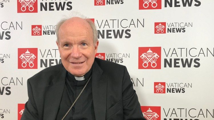 Kard. Schönborn: Papież chce większego udziału świeckich w misji Kościoła