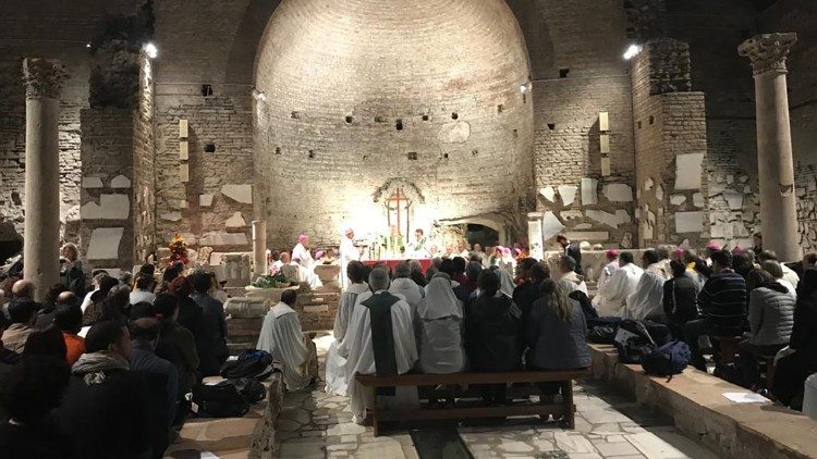 2019.10.20 Padri Sinodali nelle Catacombe Domitilla