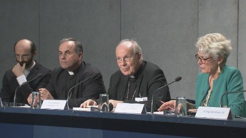 Briefing du synode: répartition des prêtres et existence des indigènes en ville