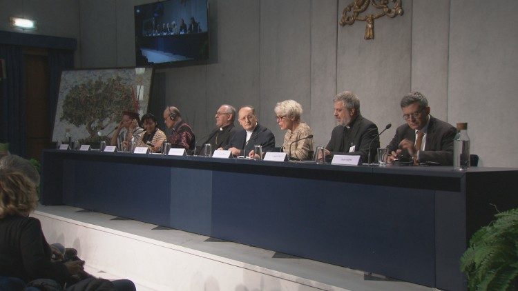 2019.10.24 Briefing Sinodo Amazzonico in sala stampa, Santa Sede