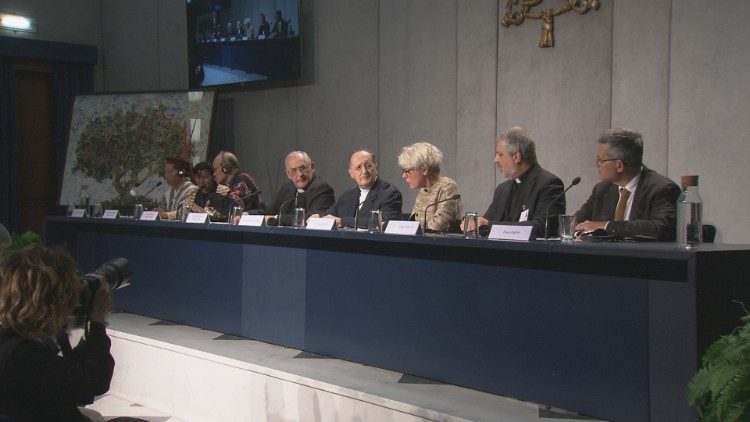 2019.10.24 Briefing Sinodo Amazzonico in sala stampa, Santa Sede