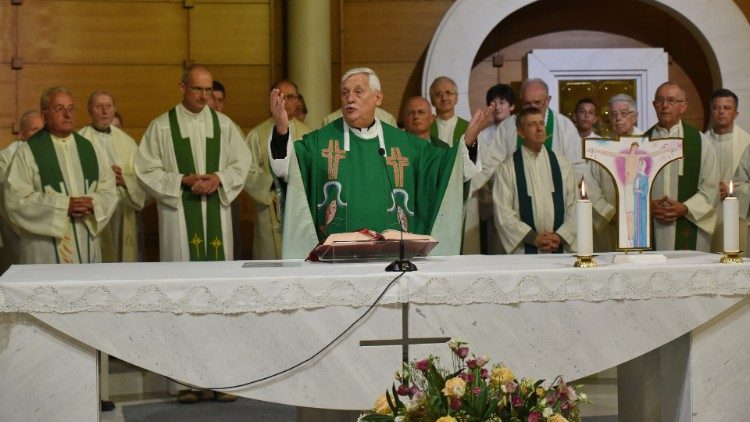 La-messa-presieduta-da-padre-generale-Arturo-Sosa-nella-chiesa-di-Lubiana-Dravlje-1.jpg