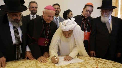 Au Vatican, les religions monothéistes signent une déclaration sur la fin de vie