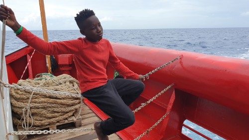 MSF pide el desembarco urgente del Ocean Viking con 104 personas