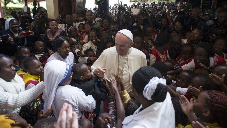 Papa Françesku me misionarët