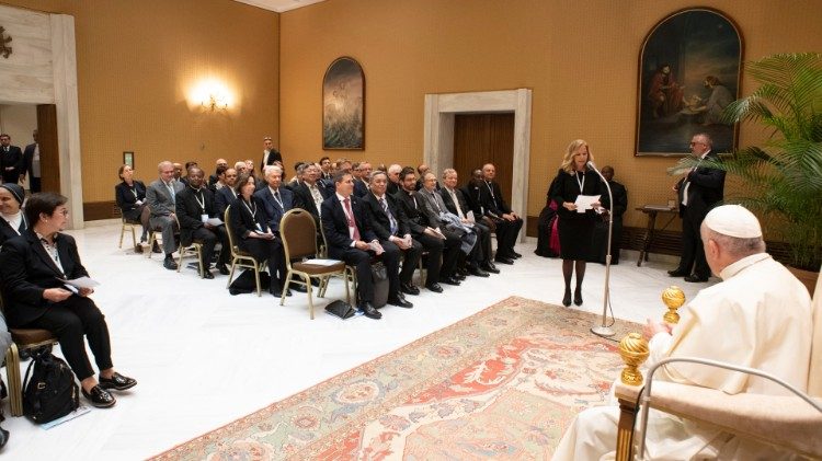 Papa Franjo sa sudionicima konferencije Međunarodne federacije katoličkih sveučilišta; Vatikan, 4. studenoga 2019.