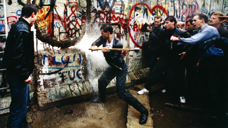 A berlini fal lebontása