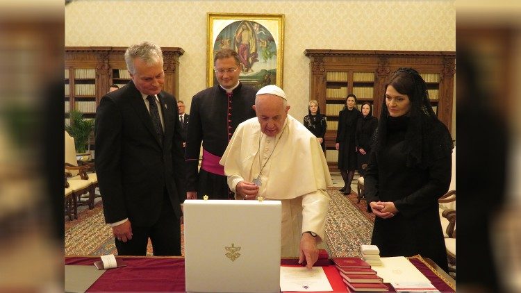教宗接見立陶宛瑙塞達總統