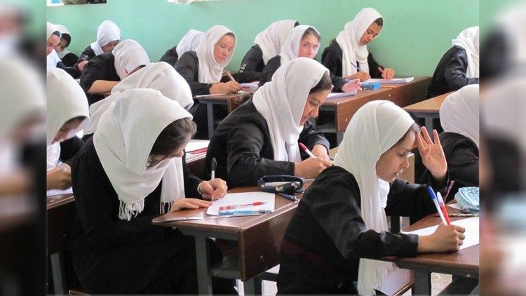 Étudiantes afghanes, de l'école de la paix,  en novembre 2019.