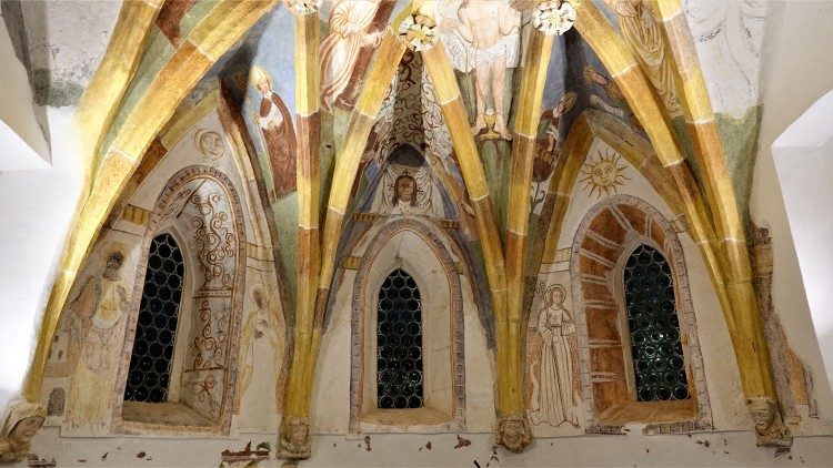Benedizione-dei-affreschi-restaurati-e-la-santa-messa-presieduta-da-mons-Stanislav-Zore-aA.jpg