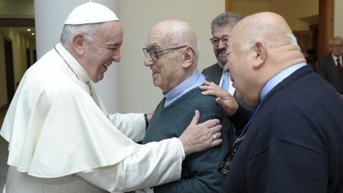 Vatikan: 100jähriger Priester erzählt über seine Berufung