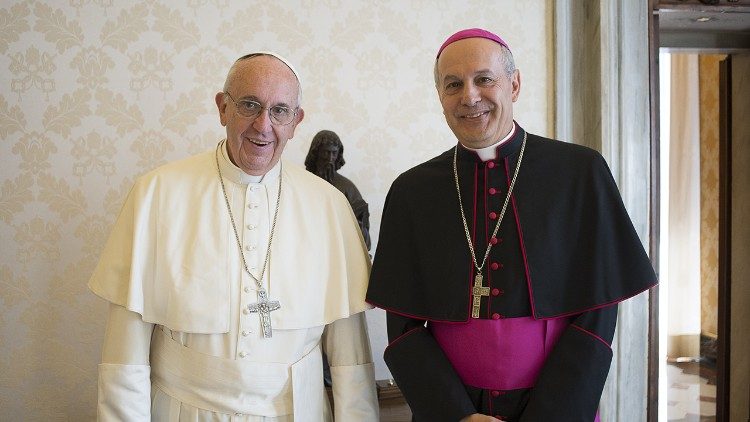 Papa Franjo i nadbiskup Gabriele Giordano Caccia