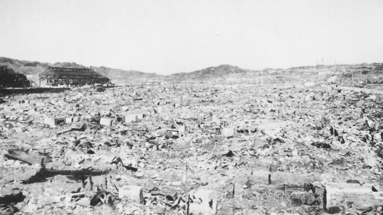 6 agosto 1945: Hiroshima dopo la bomba atomica.