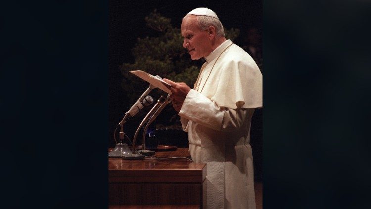 Le Pape Jean-Paul II lors de son voyage apostolique au Japon du 23 au 26 février 1981. 