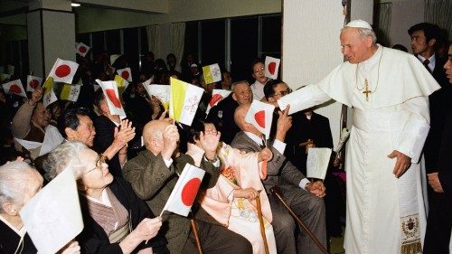 Juan Pablo II en Japón: traducir un desastre en un nuevo comienzo
