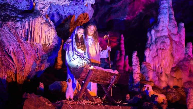 La luce della Natività nelle Grotte di Postumia - Vatican News