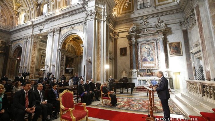 Վարչապետ Փաշինեանի այցելութիւնը Հռոմի Սուրբ Նիկողայոս եկեղեցի: