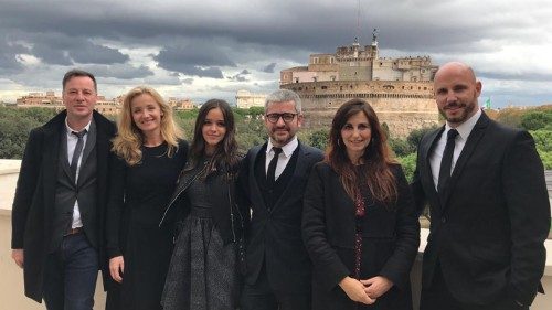 Il cast della commedia musicale "Bernadette" a Roma dal Papa
