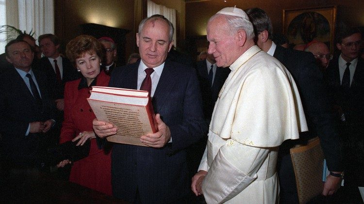 Gorbatschow und Johannes Paul II.