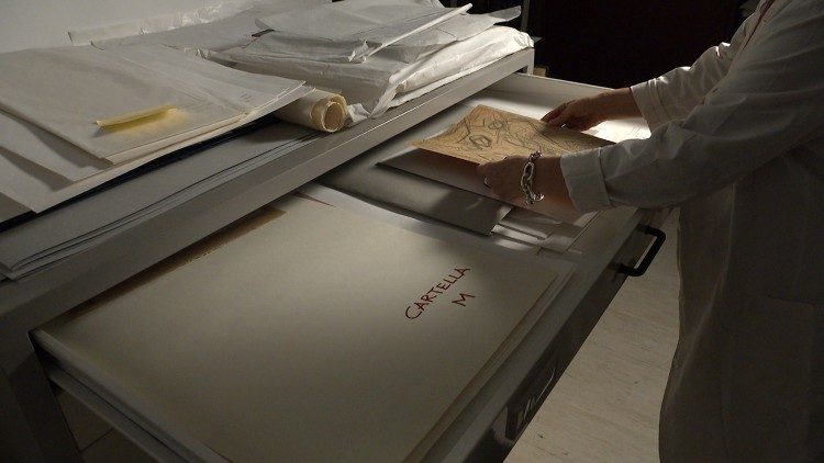 Le cassettiere dove sono custoditi i disegni della Collezione d'Arte Contemporanea dei Musei Vaticani