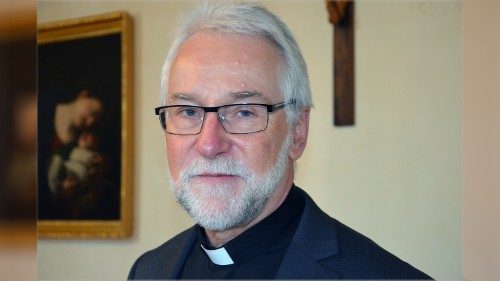 Ö: „Zölibat bleibt als Lebensform Jesu für Priester wichtig"