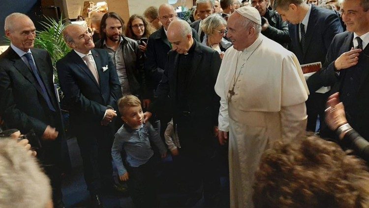 Papstbesuch in der Krippenausstellung an diesem Montagnachmittag