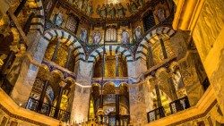aachen-cathedral-2141602.jpg