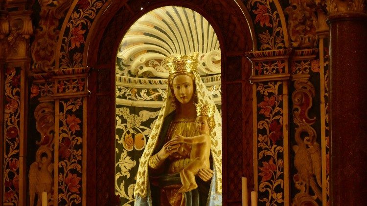 2019.12.13 statua della Madonna, Madre di Dio, Vergine Maria, Muttergottes Maria