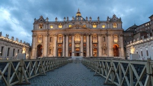 Папа не сможет возглавить новогодние богослужения