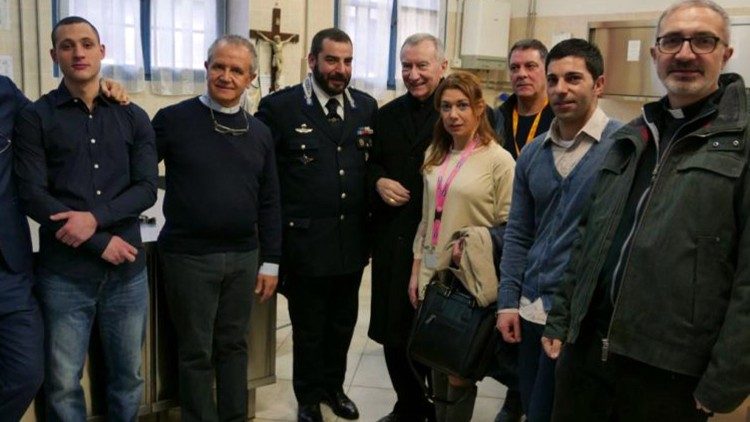 2019.12.18 Cardinale Parolin in visita al carcere di Opera