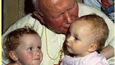 San Giovanni Paolo II e i bambini del dispensario