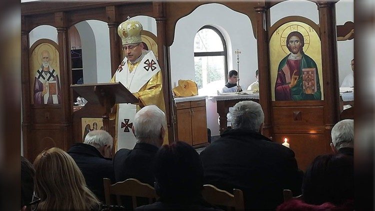 Епископот Стојанов на света Литругија во Секриник