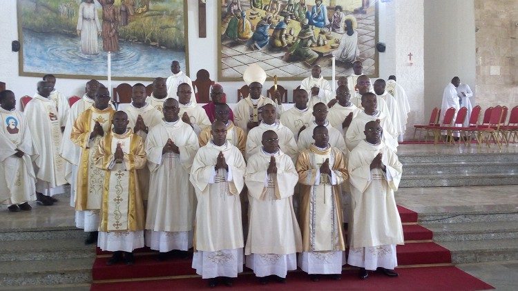 Ordenações na Arquidiocese de Abidjan (Costa do Marfim)