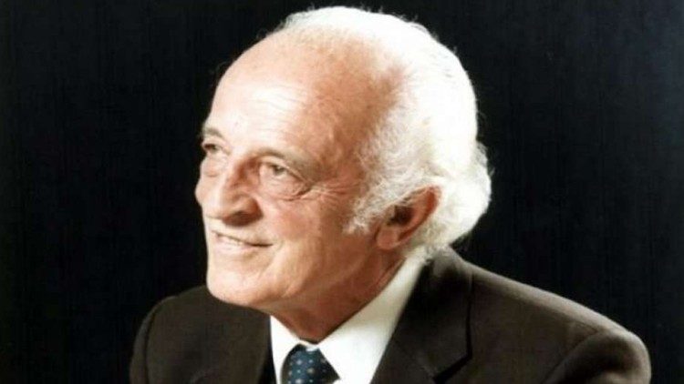  Prof. Anton Çetta 