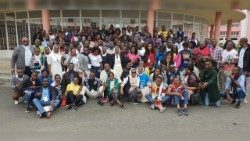2020.01.13-Angola---Giovani-nella-chiusura-dellAssemblea-della-Pastorale-Giovanile-01.jpg