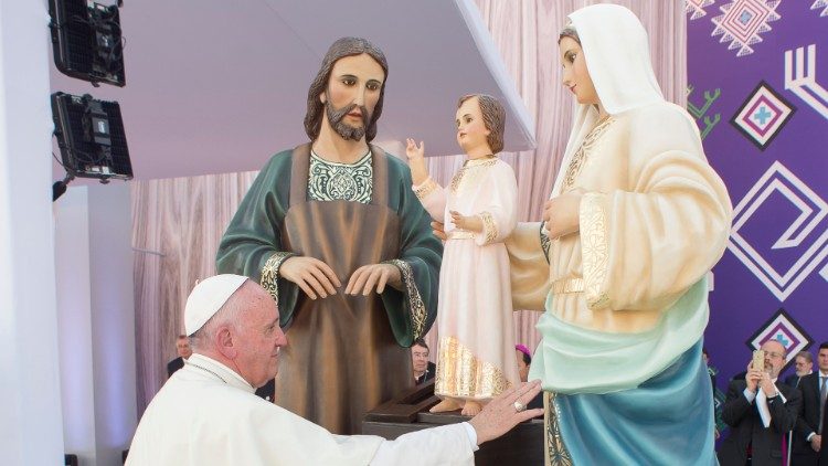 2016년 멕시코 사도적 순방에서 프란치스코 교황과 성가정의 모습