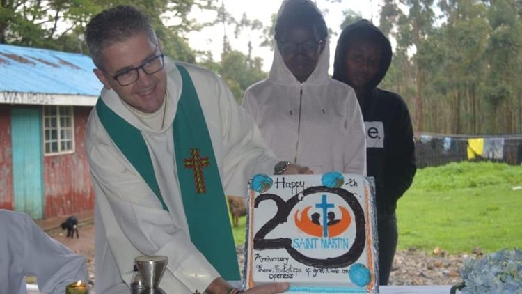 CSA설립 20주년을 축하하는 기념행사에서 마리아노 달 폰테 신부