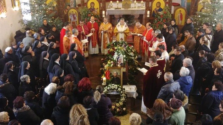 Епископот Стојанов го предводеше погребот на сестра Лујза Стојчева, сестра Евхаристинка