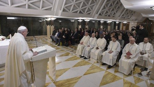 Il Papa: è la gioia che porta avanti il Vangelo