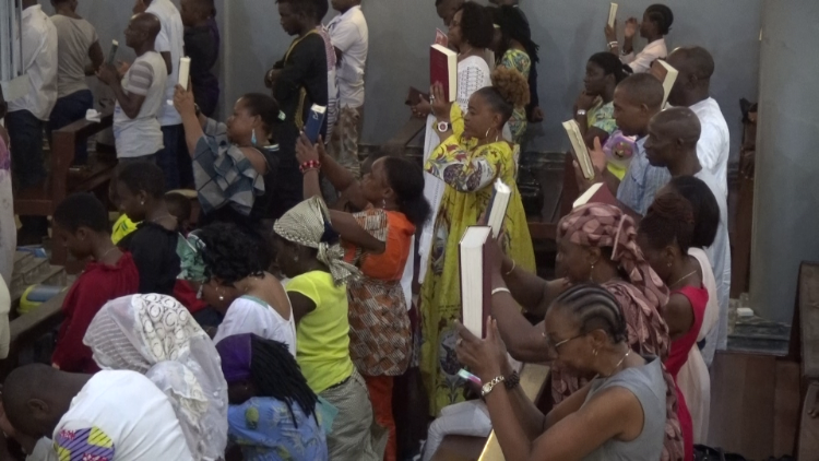 2020.01.26 Cameroun : Célébration du Dimanche de la Parole de Dieu à Douala