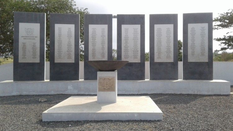 Monumento ao Massacre de Batepá, em São Tomé e Príncipe
