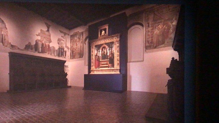 La Pala dei Decemviri in mostra al Palazzo dei Priori di Perugia, nella sua collocazione originaria