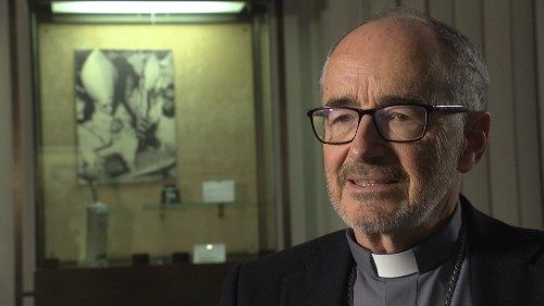 Cardinal Czerny: Open our eyes to discover displaced persons