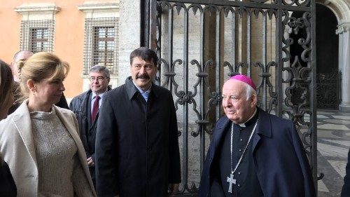 Áder János köztársasági elnök magánlátogatást tett a Lateráni székesegyházban