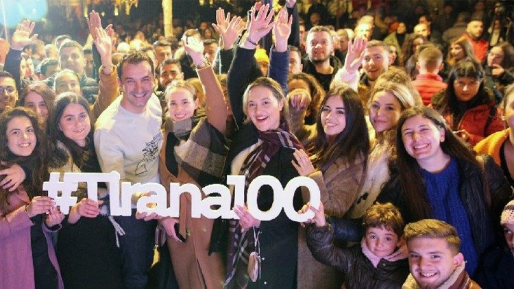 Hashtagu i 100-vjetorit të Tiranës