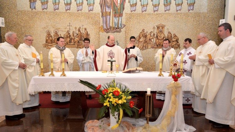 Pr. Ļubomirs Velnics celebrē Svēto Misi Pontifikālajā Slovāku kolēģijā, Romā